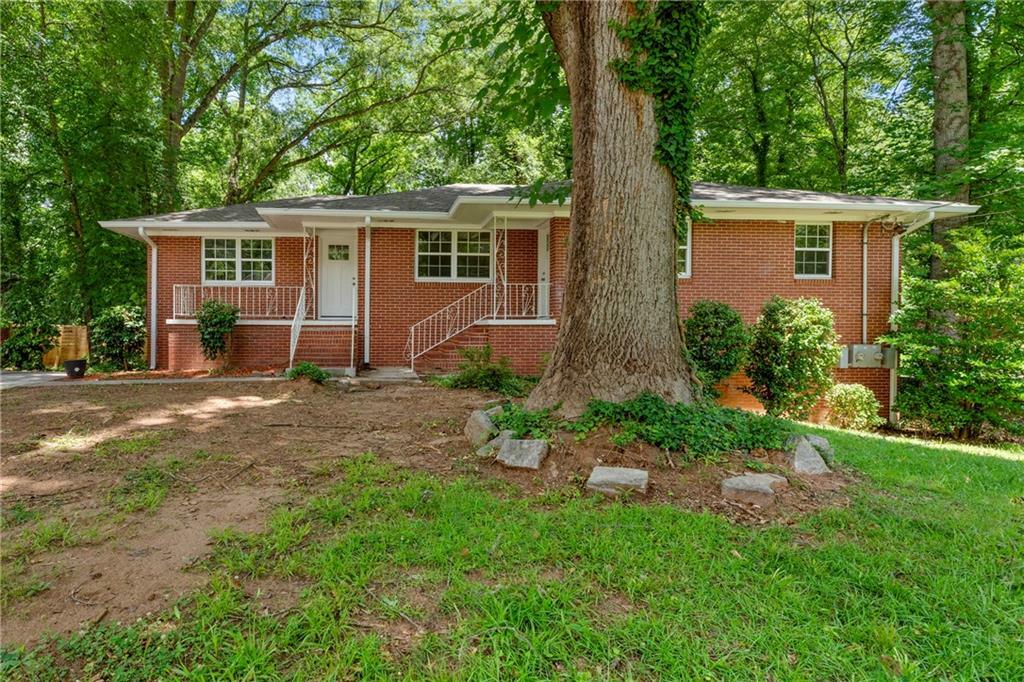 Property Photo:  861 Jefferson Avenue A  GA 30344 