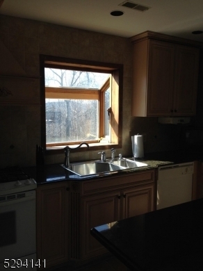 Property Photo:  7 Wimbledon Dr 2  NJ 07462 