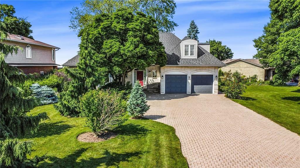 Property Photo: 5 Wendakee Drive ON L8E 5T1