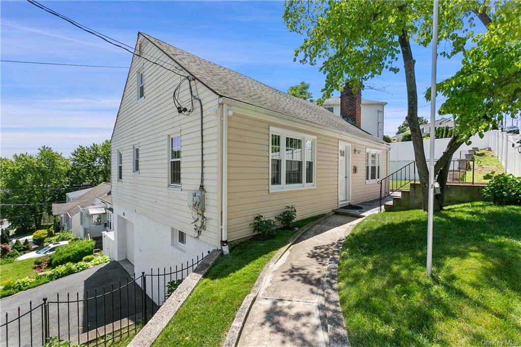 Property Photo:  140 Amackassin Terrace  NY 10703 