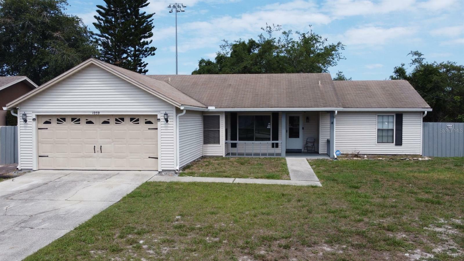 Property Photo:  1059 Hemingway Drive  FL 32725 