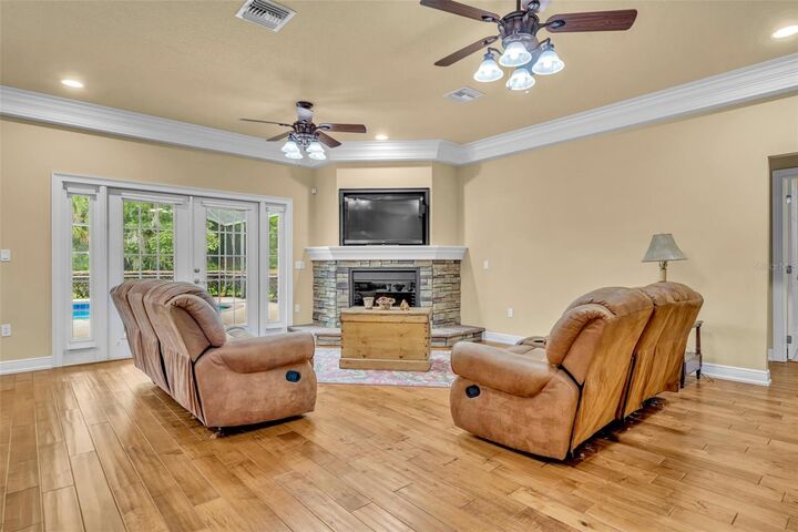 Property Photo: 6728 Chesterhill Lane FL 32757