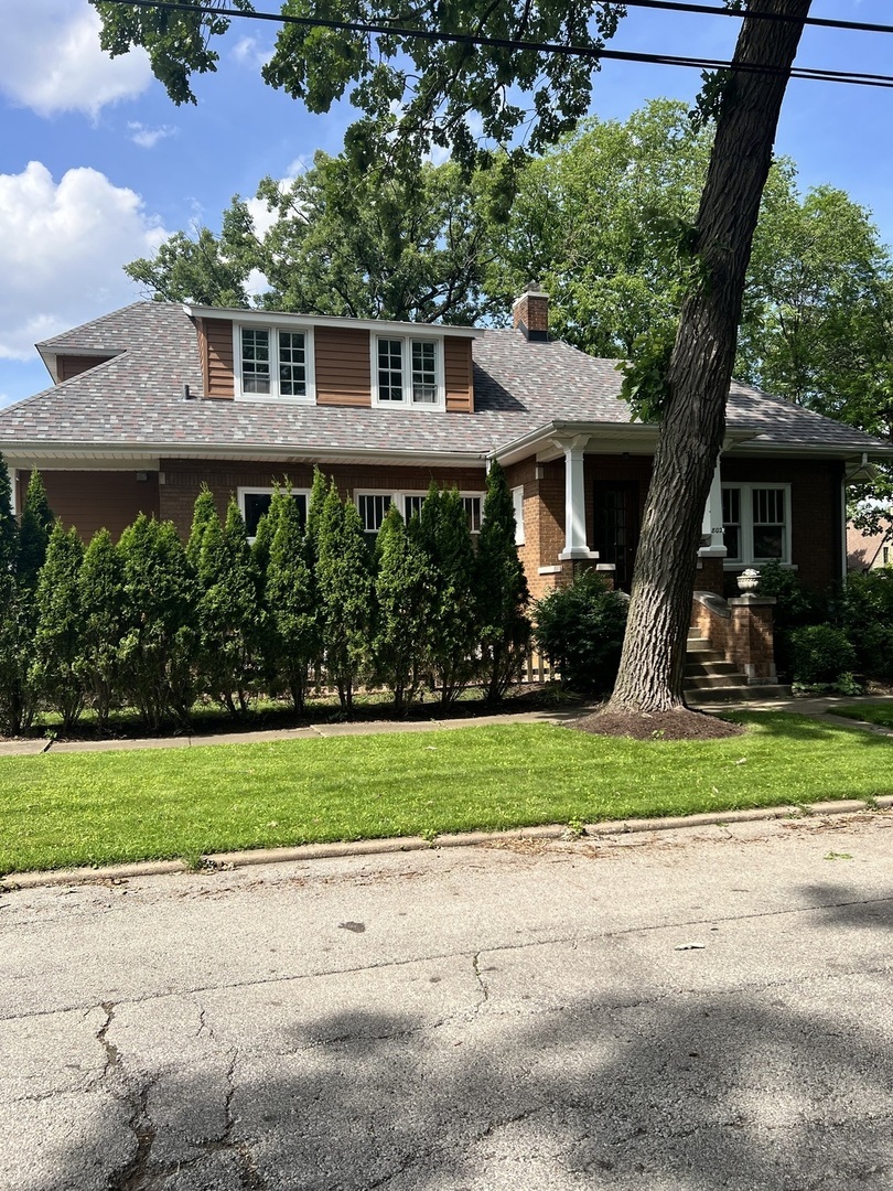 Property Photo:  802 N Kensington Avenue  IL 60526 