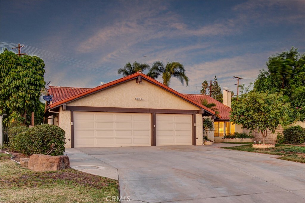 Property Photo:  19707 Tuba Street  CA 91311 