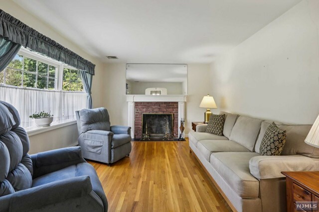 Property Photo:  930 Franklin Avenue  NJ 07417 