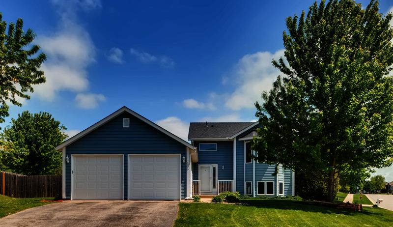 Property Photo:  16073 Mallard Way SE  MN 55372 