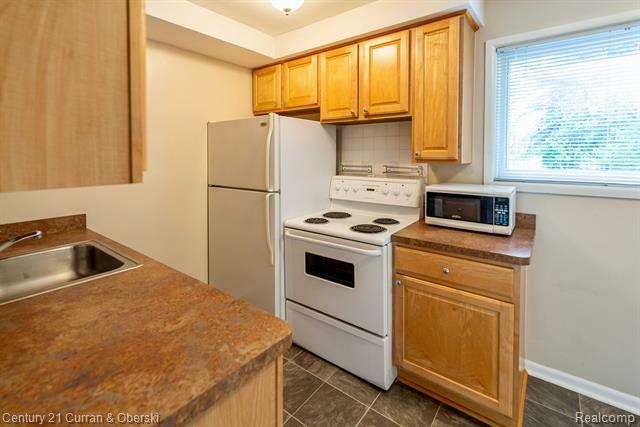 Property Photo:  1222 E Lincoln Avenue 3  MI 48067 