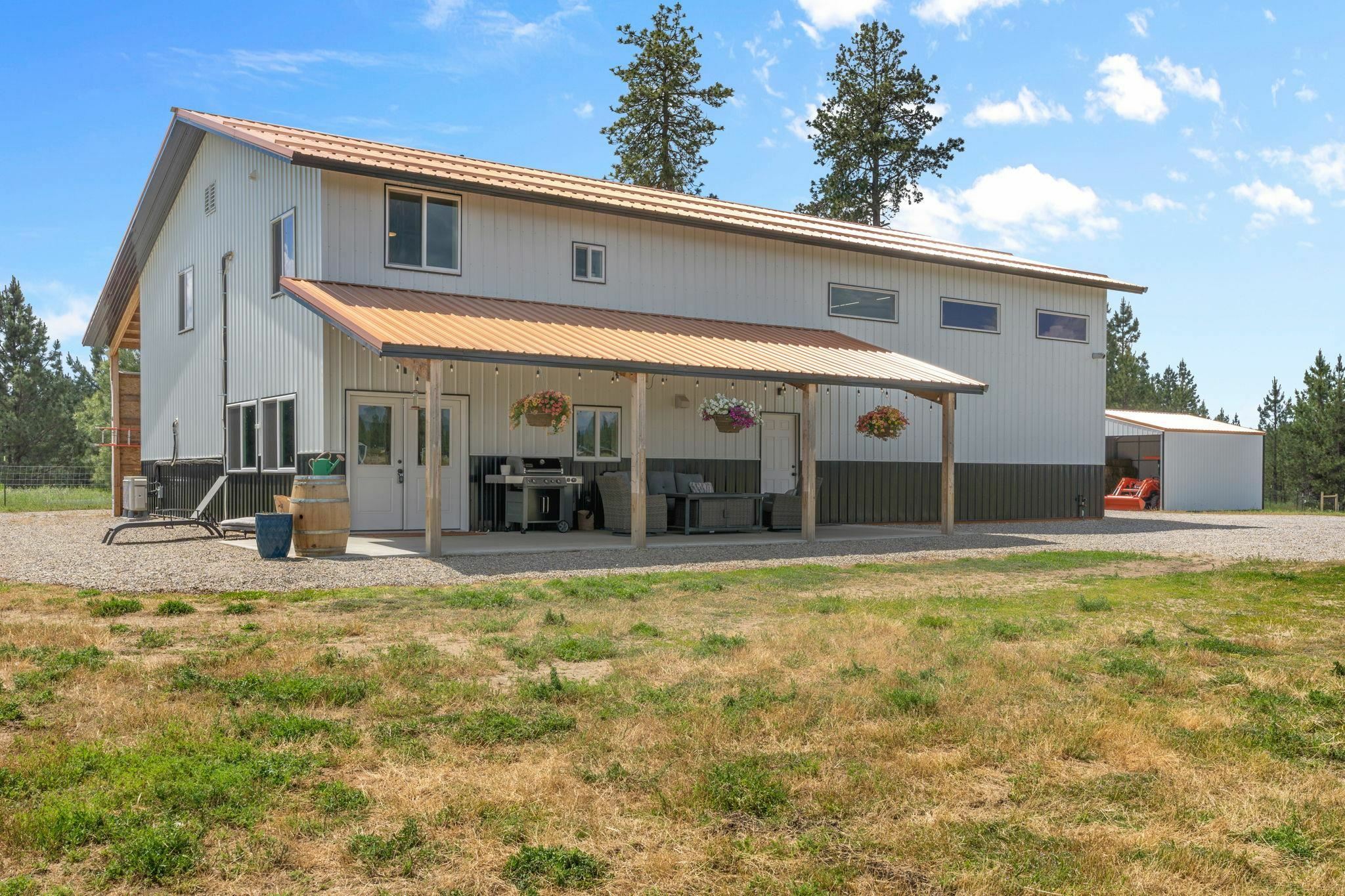 Property Photo:  41108 N Hardesty Rd  WA 99009 