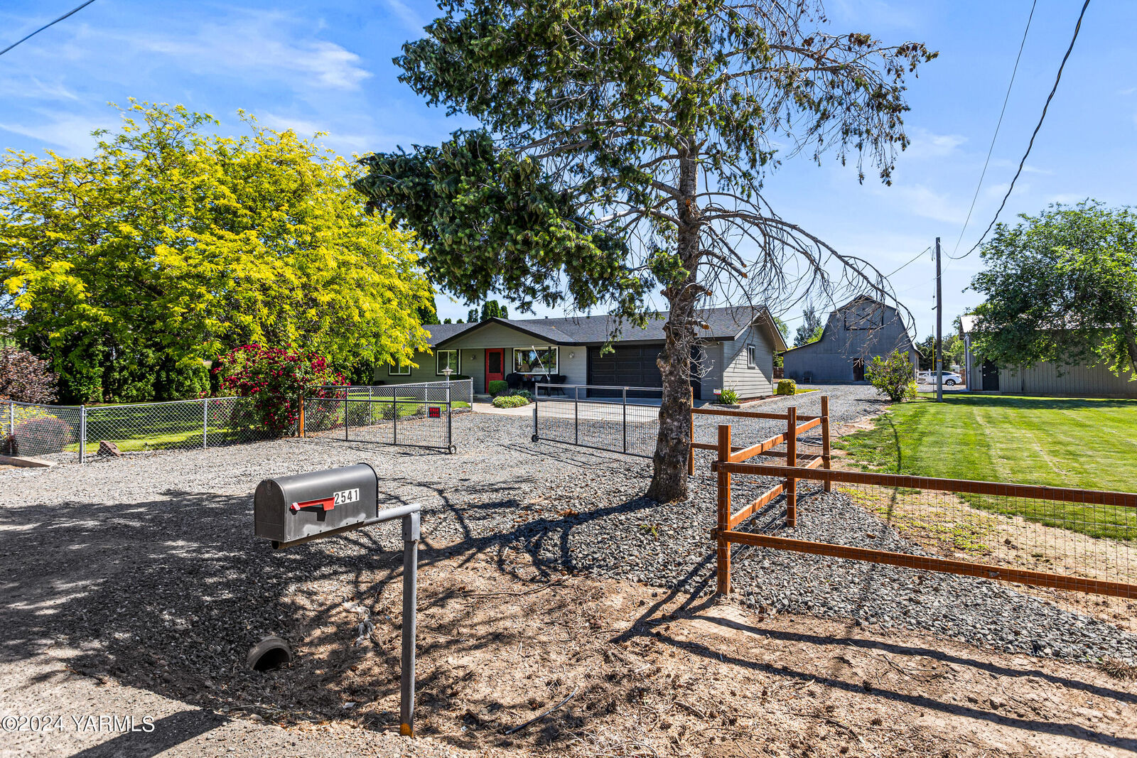 Property Photo: 2541 St Hilaire Rd WA 98936