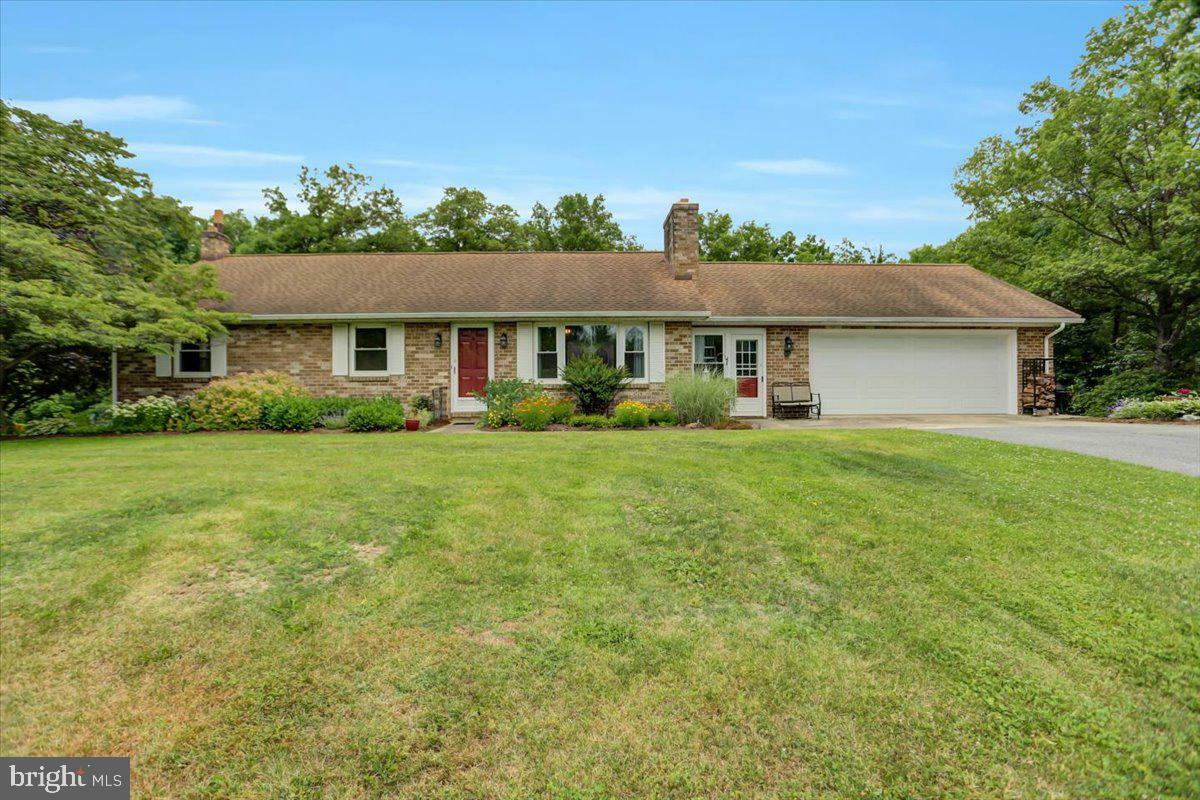 Property Photo:  8490 Cumberland Highway  PA 17202 