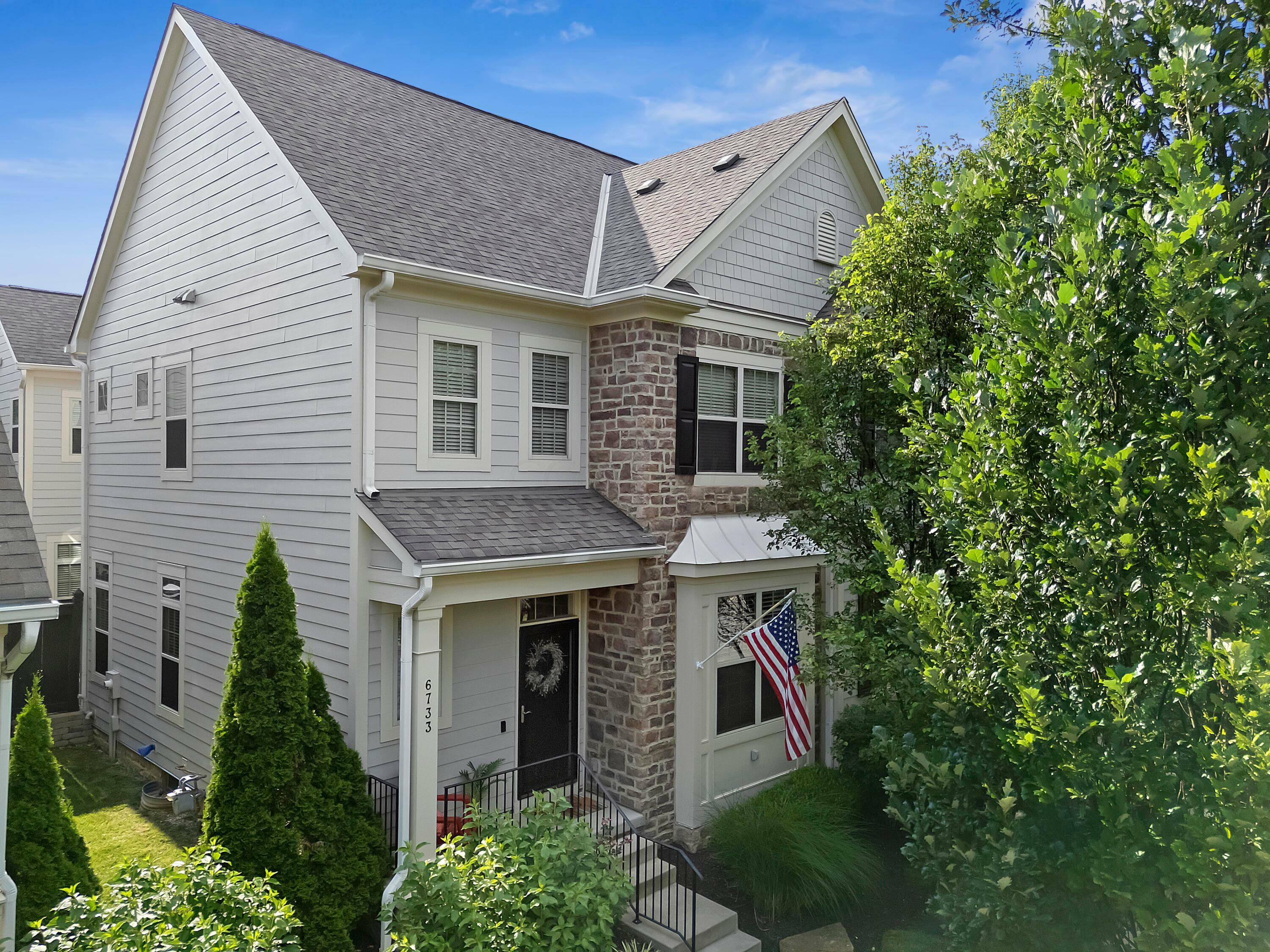 Property Photo: 6733 Hobbs Landing E Drive OH 43017