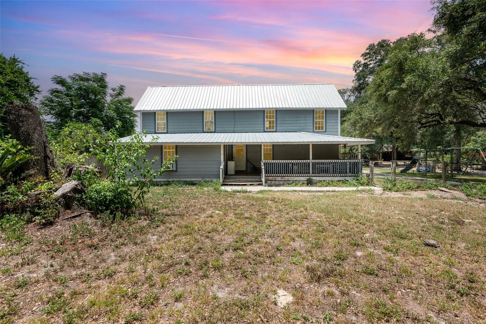 Property Photo:  