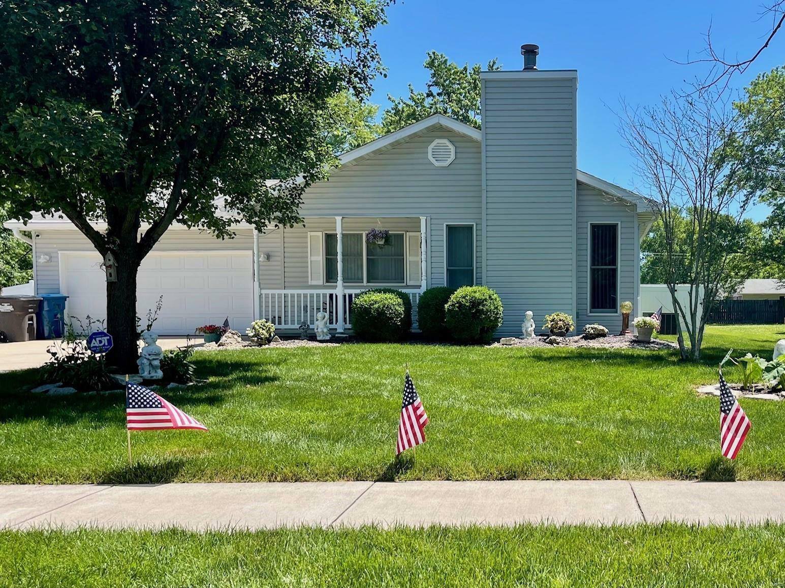 Property Photo:  354 N Lincoln Street  IL 62097 