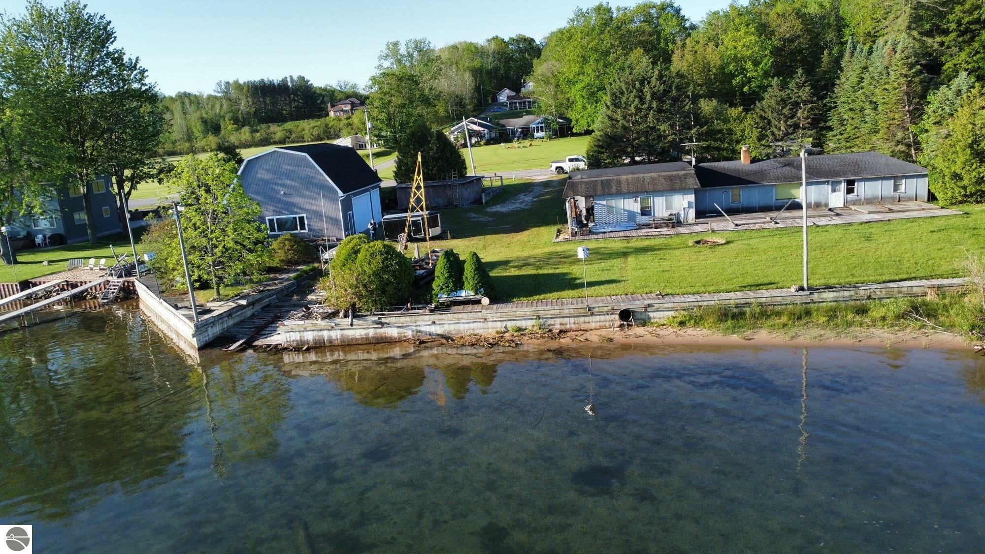 4472 Crescent Beach Road  Onekama MI 49675 photo
