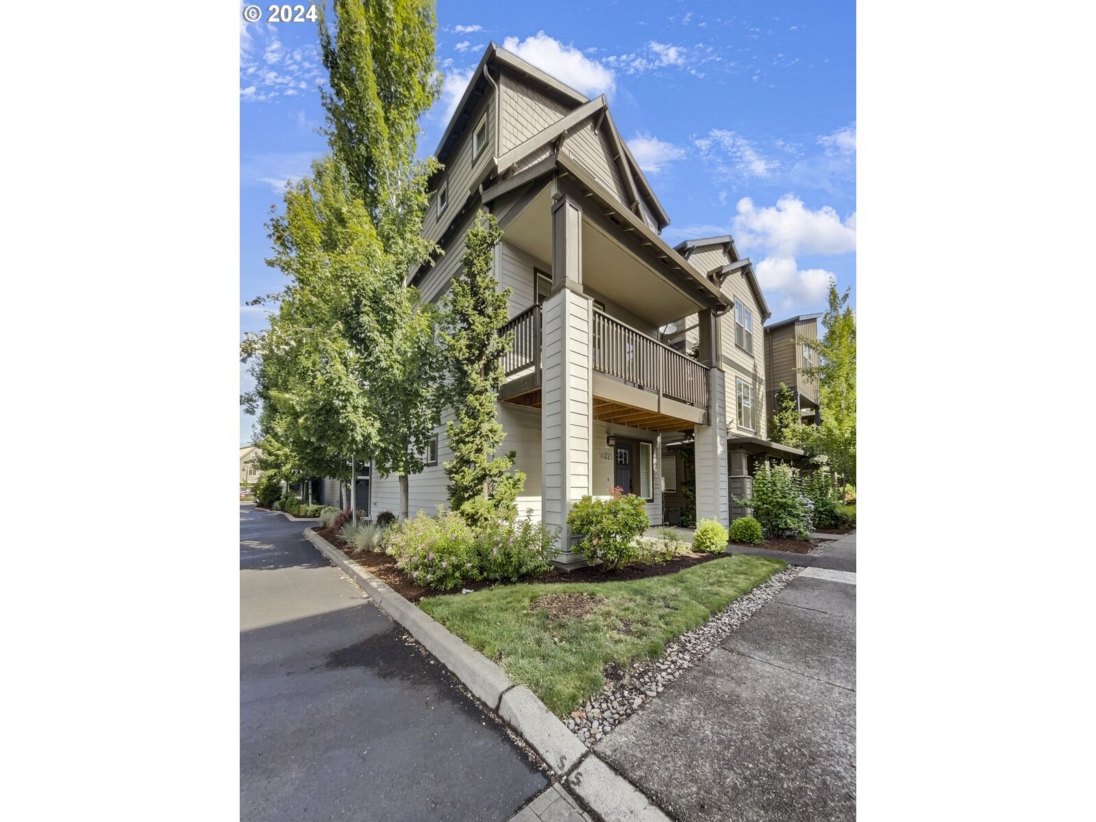 Property Photo:  14225 SW Burlwood Ln  OR 97005 