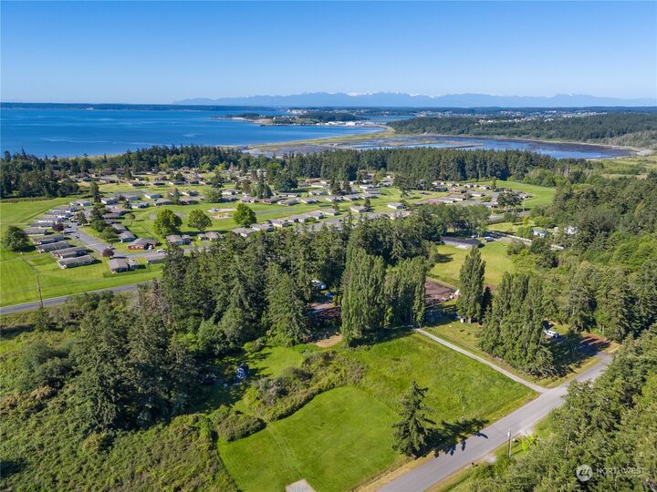 Property Photo: 268 E Valley Road WA 98277