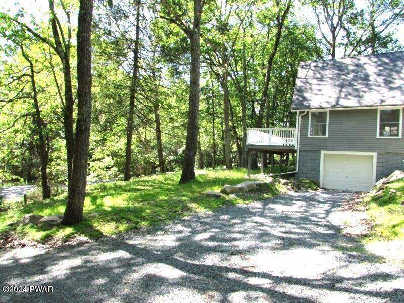 Property Photo:  211 Country Club Drive  PA 18428 