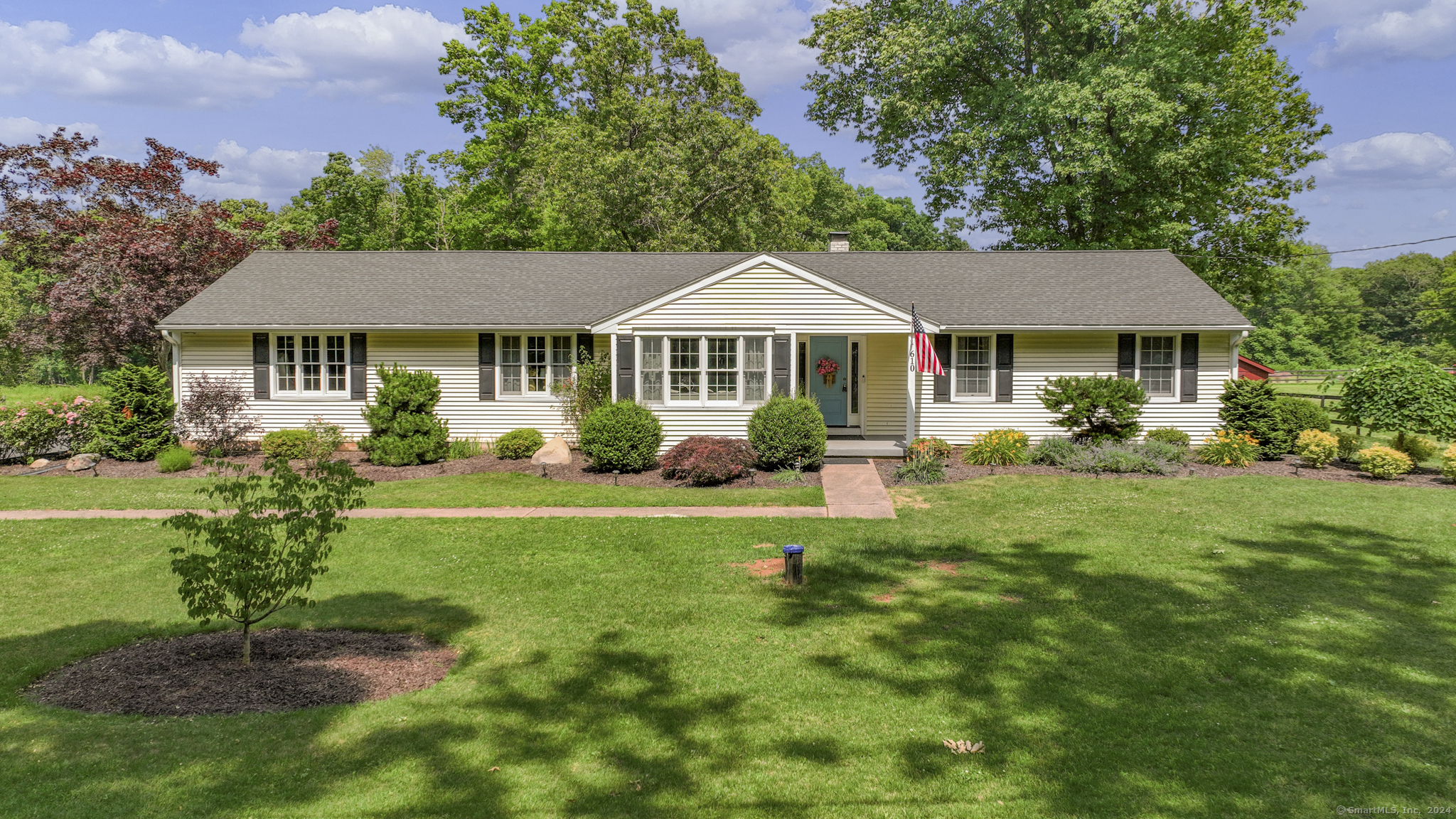 Property Photo:  610 Niederwerfer Road  CT 06074 