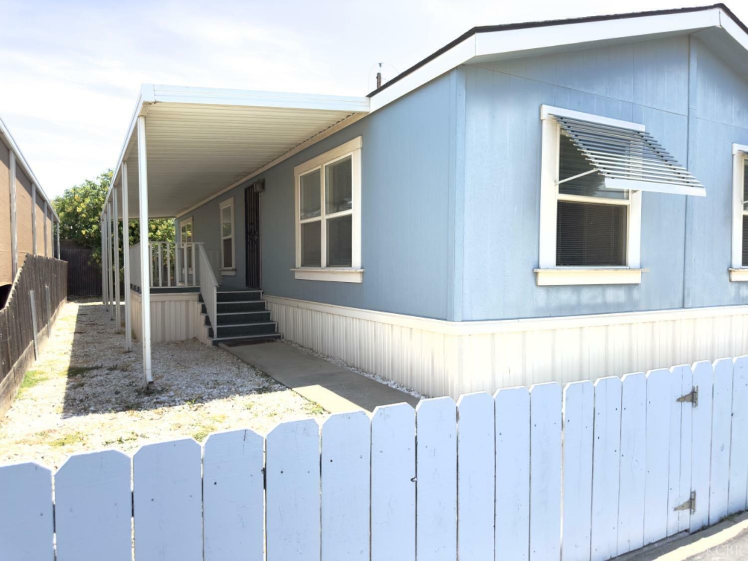 Property Photo:  324 Magnolia Avenue 9  CA 93245 