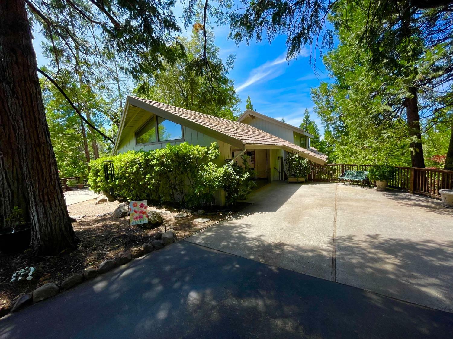 Property Photo:  533 Larkspur Court  CA 95247 