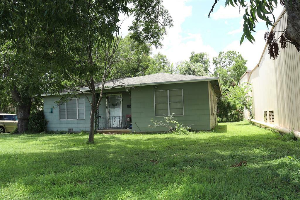 Property Photo:  242 West Fannin Street  TX 78945 