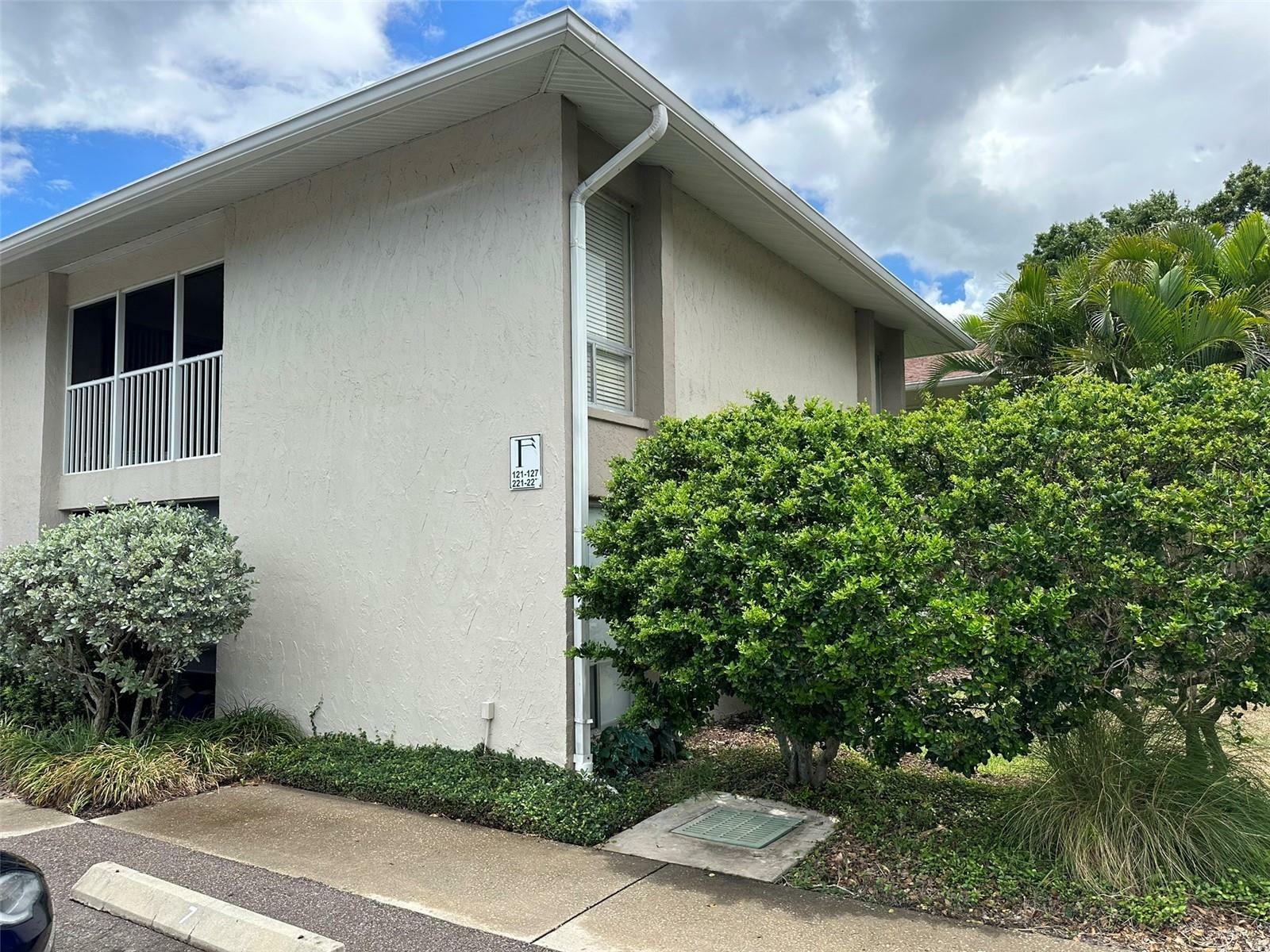 Property Photo: 2121 Wood Street 124 FL 34237