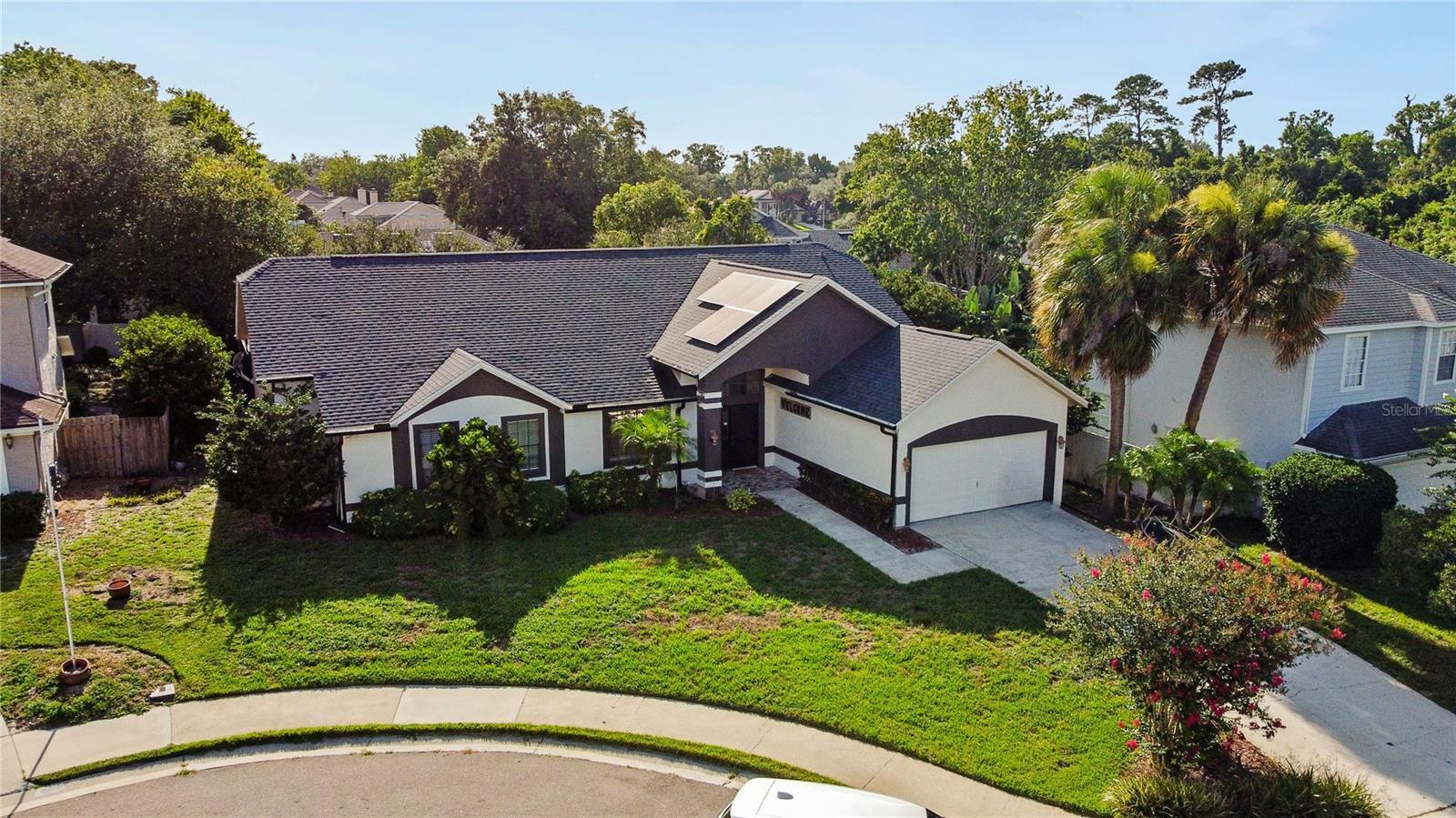 Property Photo: 1073 Old Coventry Court FL 32765