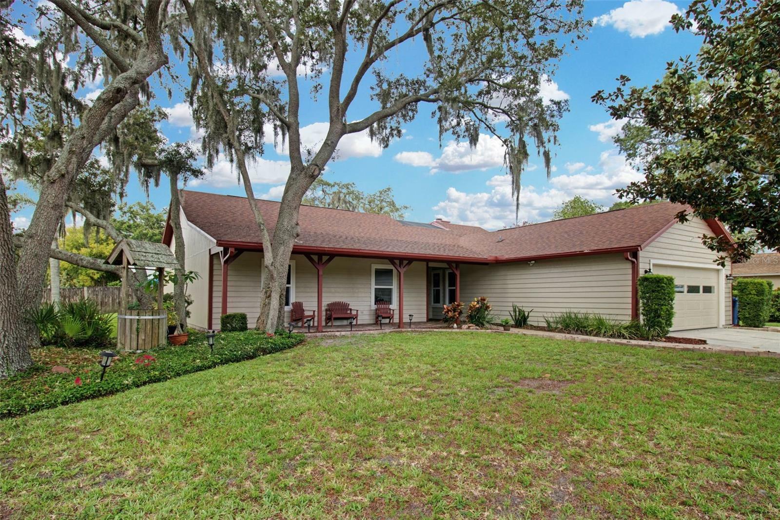 Property Photo: 705 Brinton Court FL 33511
