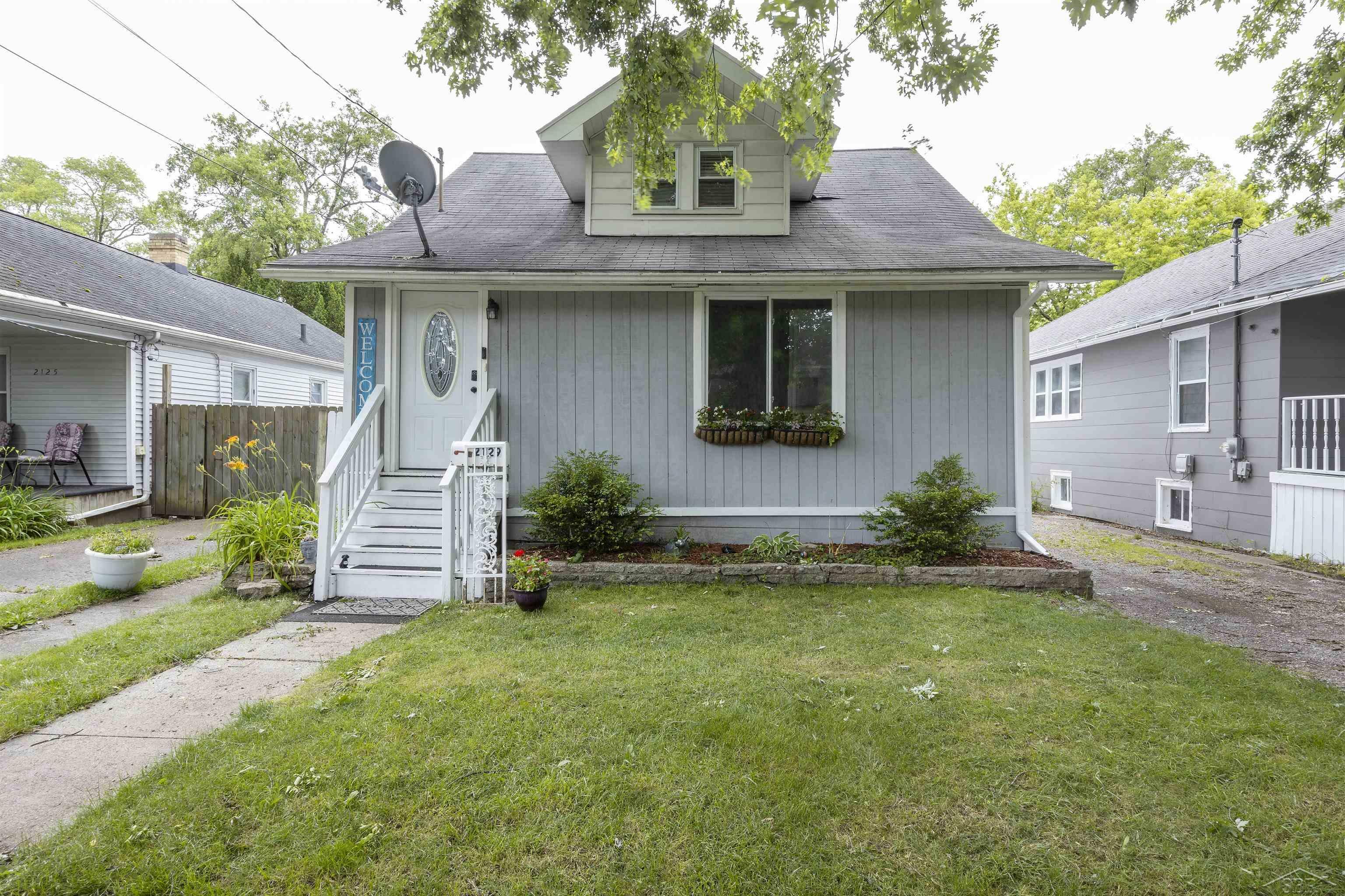 Property Photo:  2129 N Clinton Street  MI 48602 