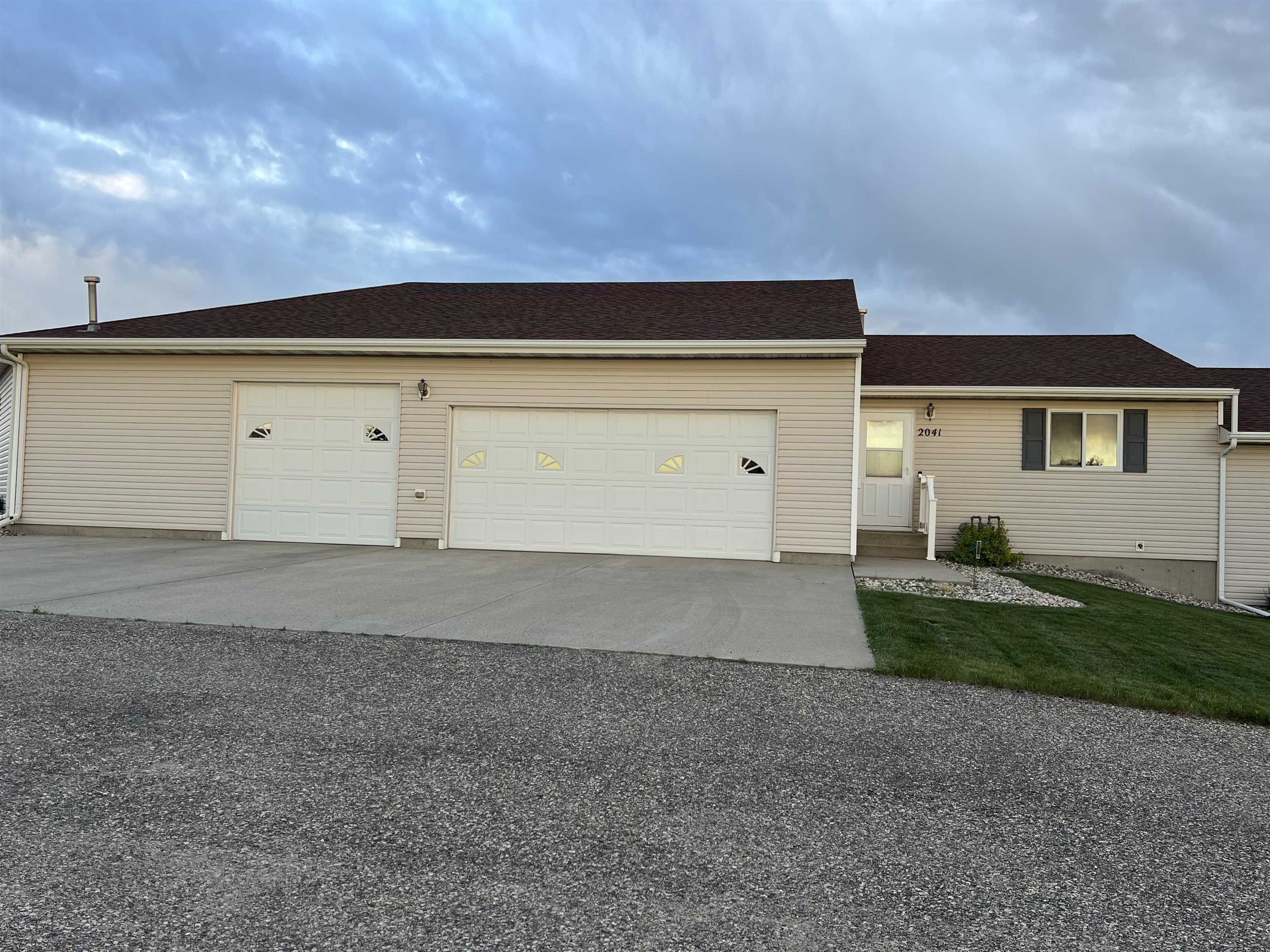 Property Photo:  2041 Lakeside St NW  ND 58703 