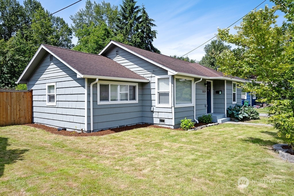 Property Photo:  3029 SE 6th Street  WA 98058 