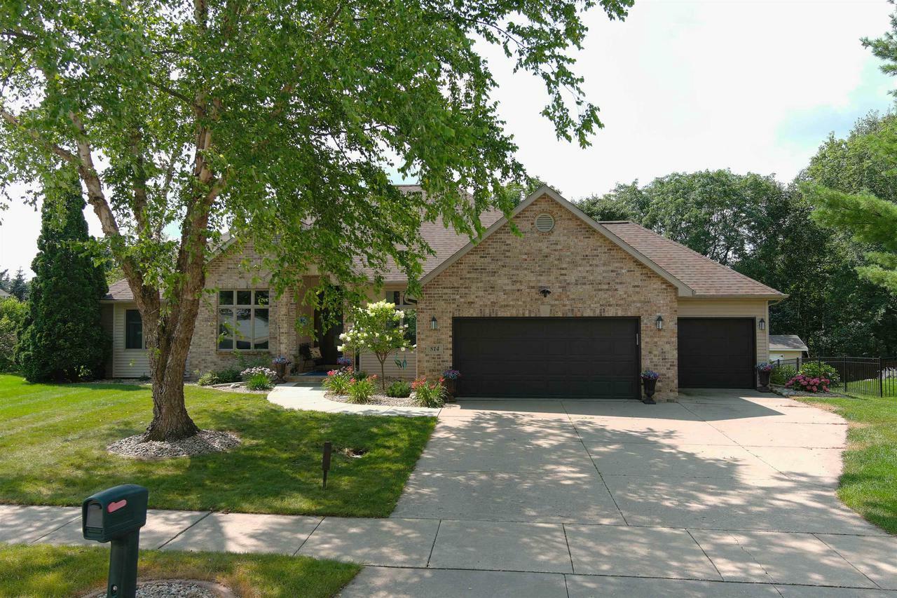 Property Photo:  814 Ridge View Lane  WI 53575 