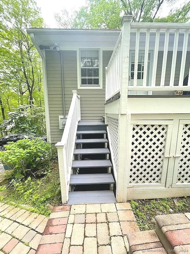 Property Photo:  80 Hannahs Road  CT 06903 