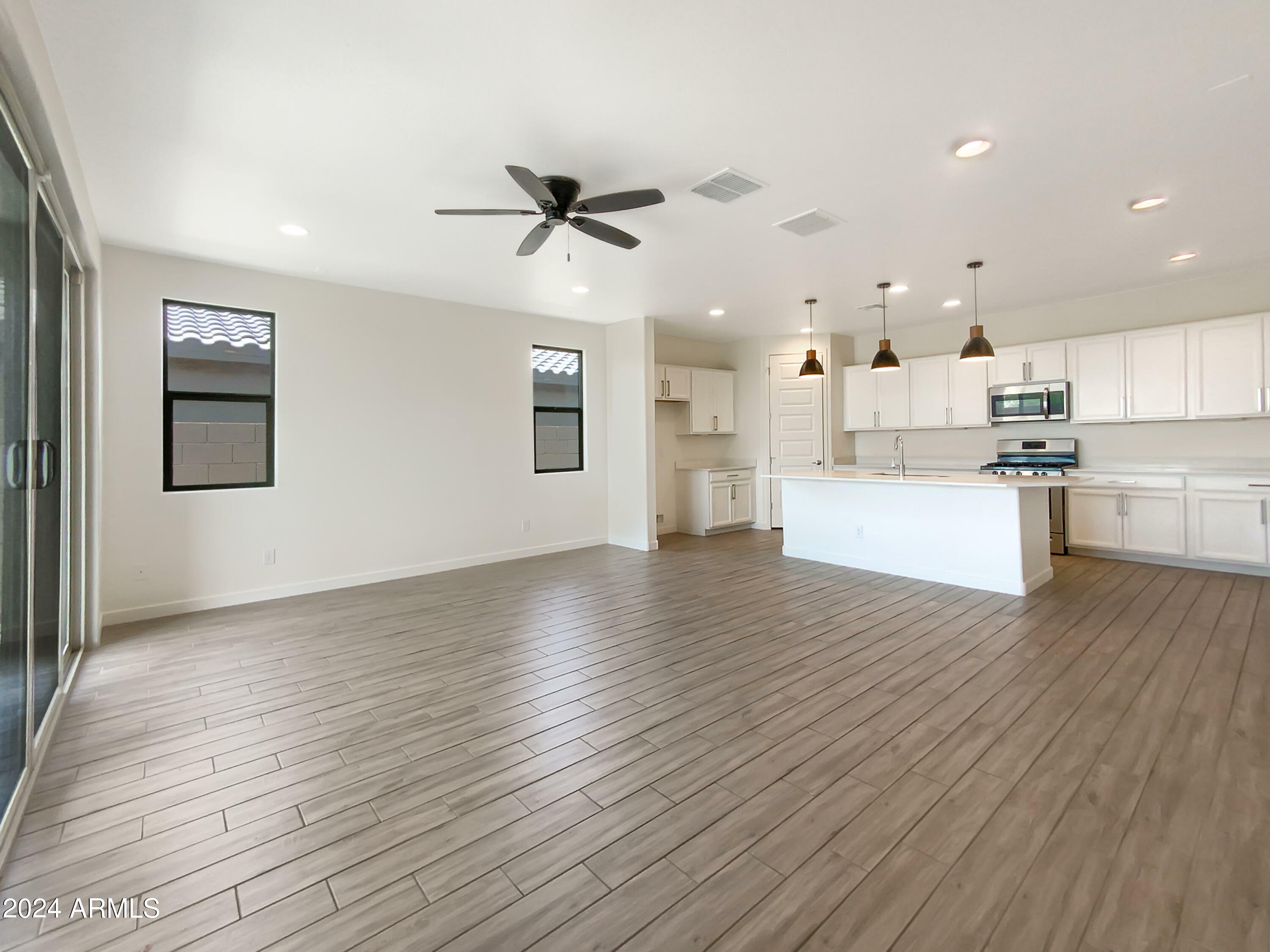 Property Photo:  3031 E 27th Avenue  AZ 85119 