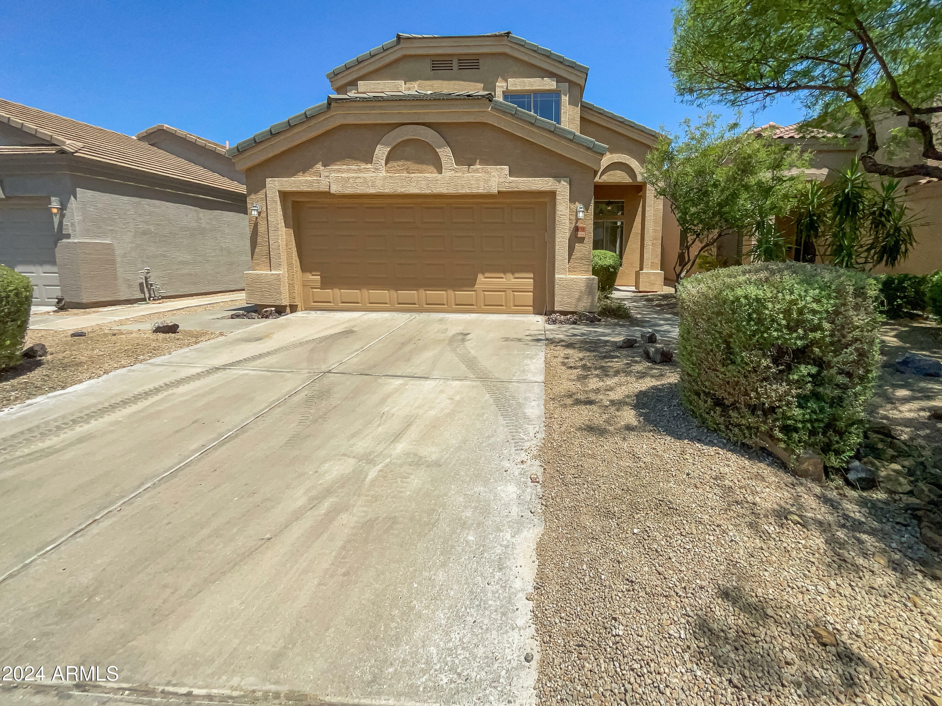 Property Photo: 4318 E Smokehouse Trail AZ 85331
