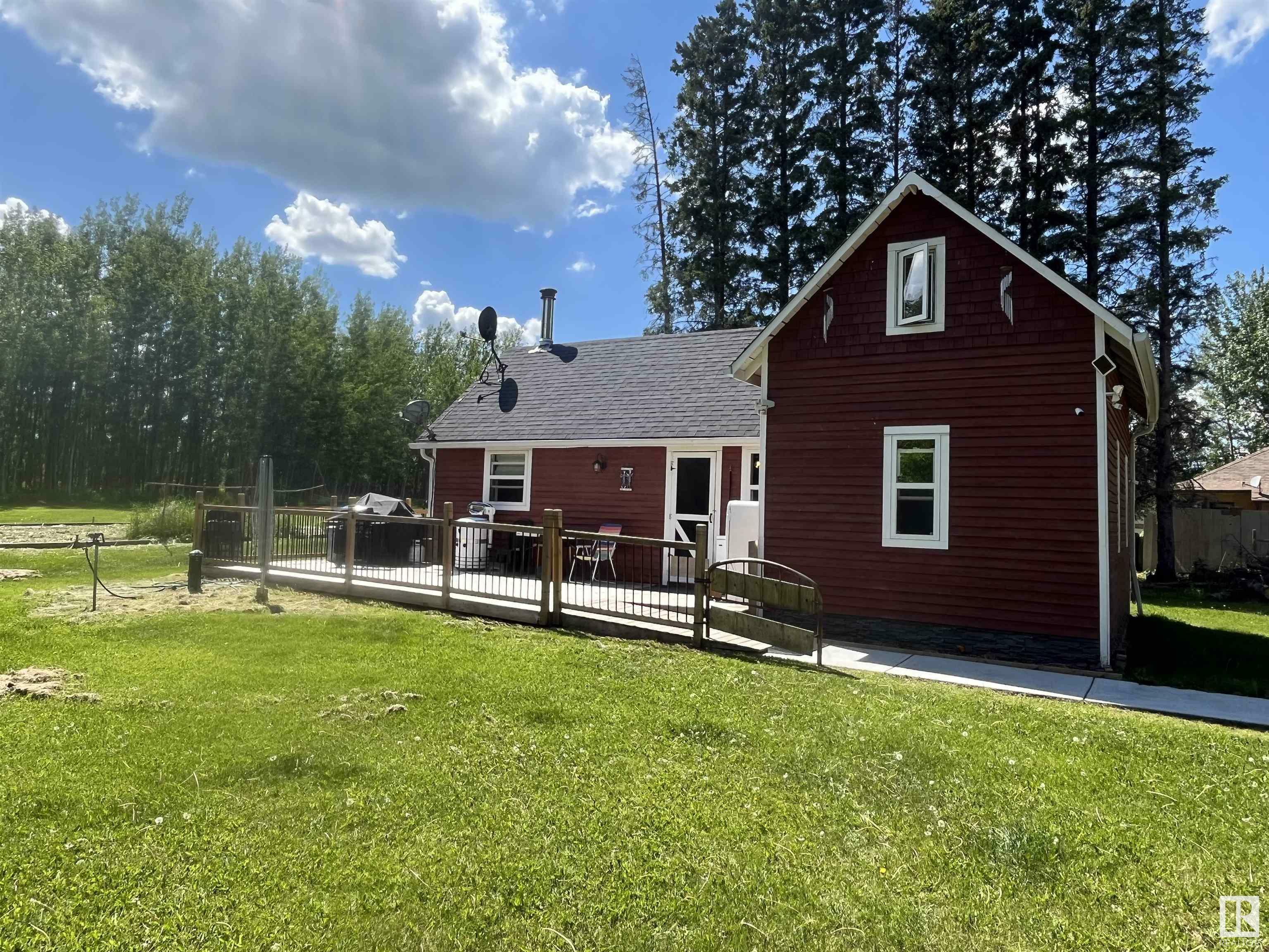 Property Photo:  56115 Rge Rd 53A  AB T0E 0J0 