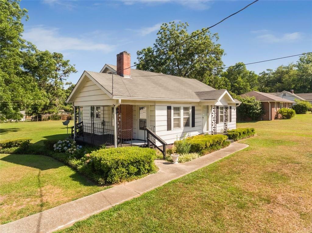 Property Photo:  116 Poplar Street  GA 30213 