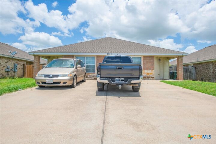 Property Photo: 2922 Saulsbury Drive TX 76504