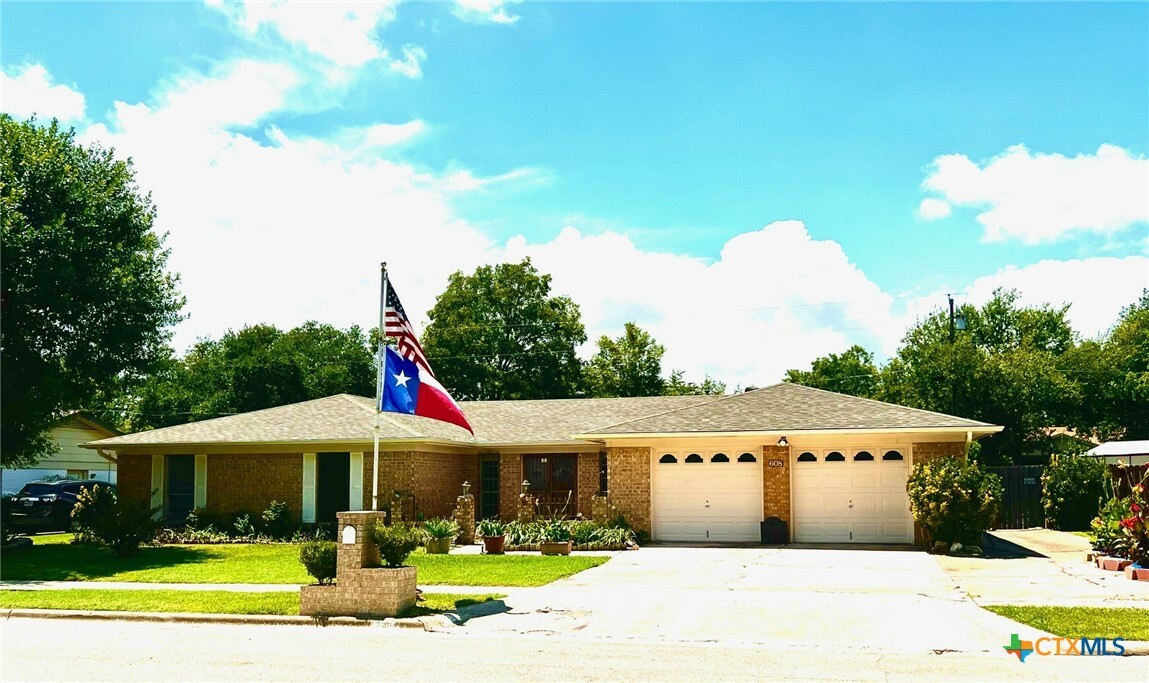 Property Photo:  608 Donnie Avenue  TX 76541 