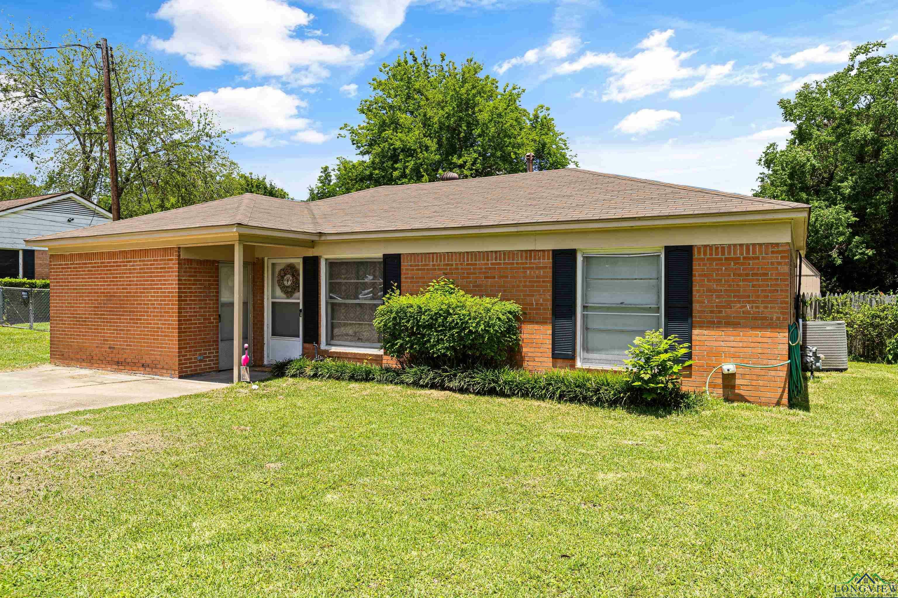 Property Photo:  409 Layton St.  TX 75662 