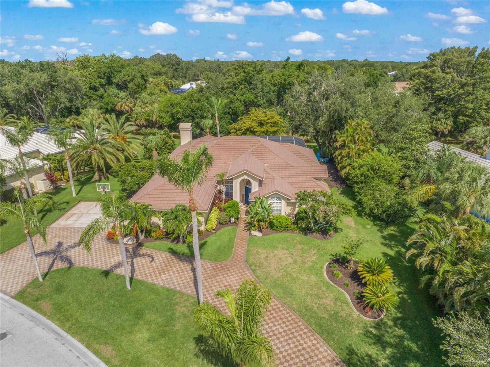 Property Photo:  8528 Woodbriar Drive  FL 34238 