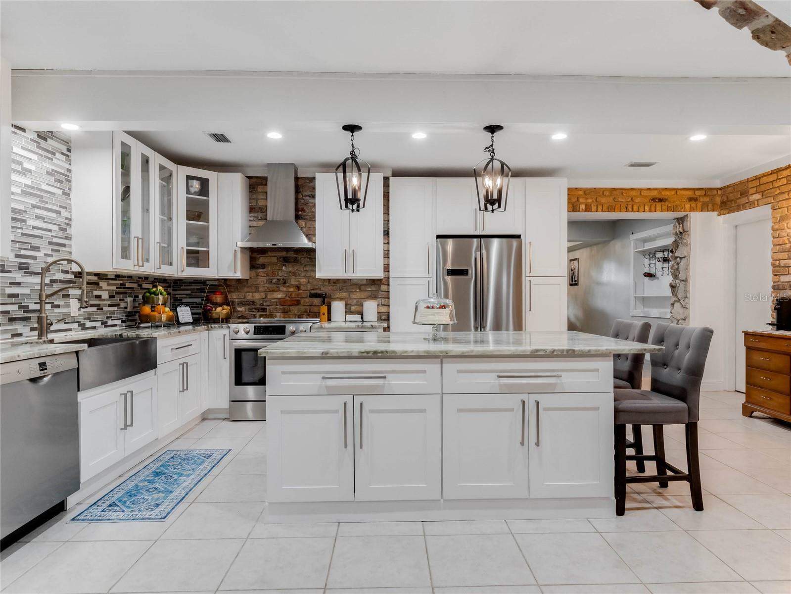 Property Photo: 11154 Park Avenue FL 34786