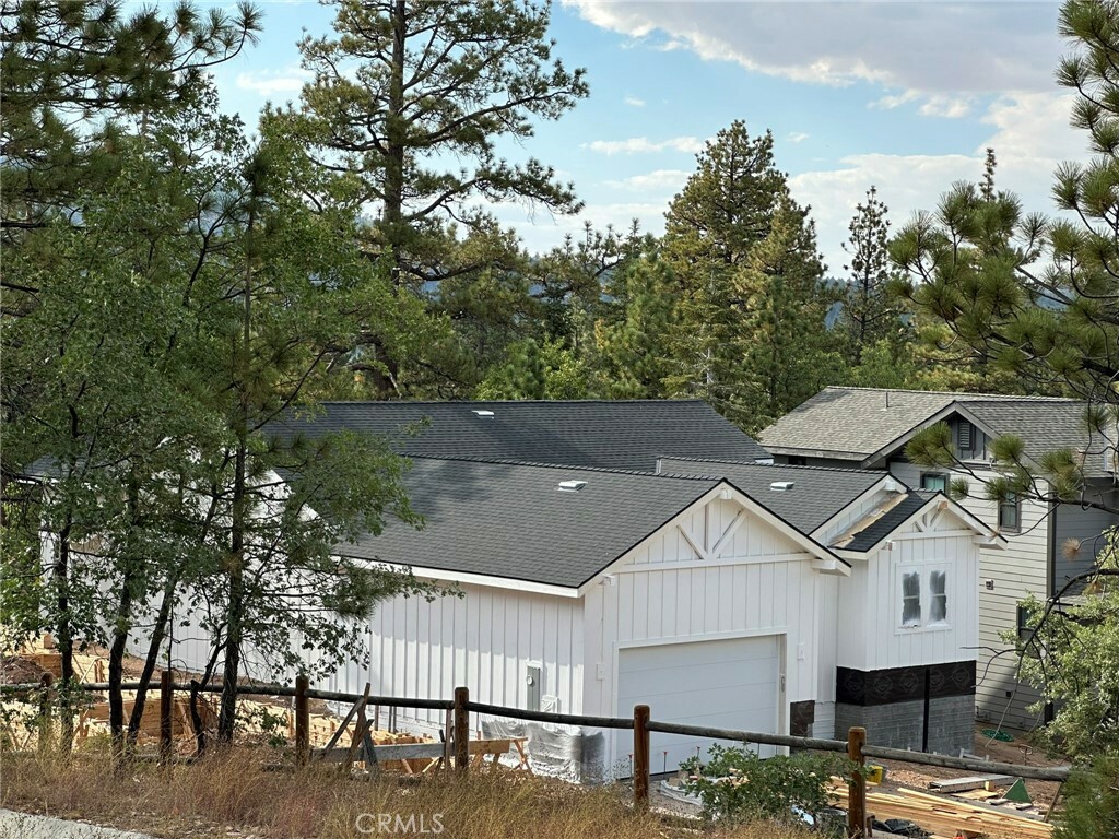 Property Photo:  870 Pine Meadow Court  CA 92315 