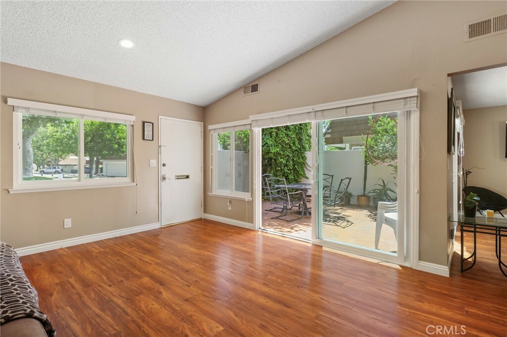 Property Photo:  10030 Larwin Avenue 4  CA 91311 