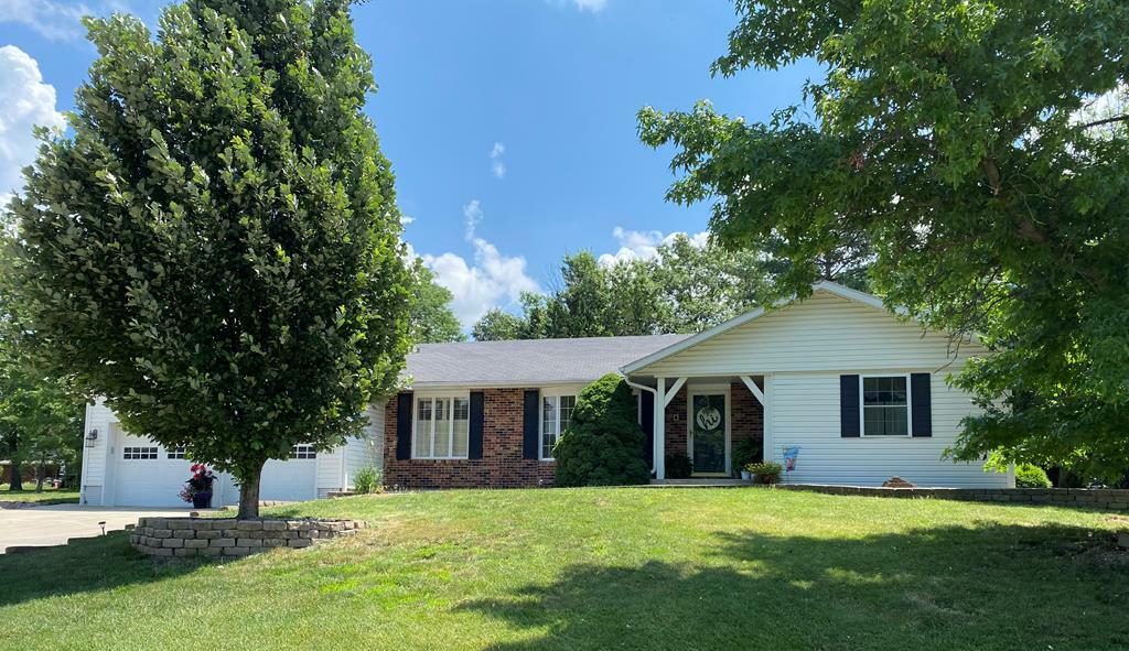 Property Photo:  2103 Ridgecrest Drive  MO 64601 