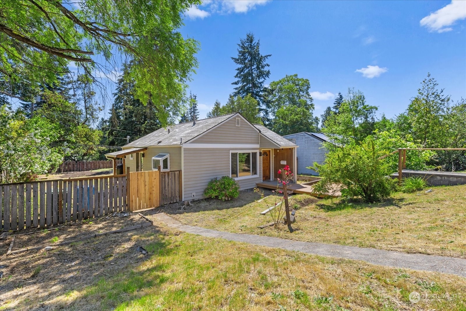 Property Photo:  16260 9th Avenue NE  WA 98155 