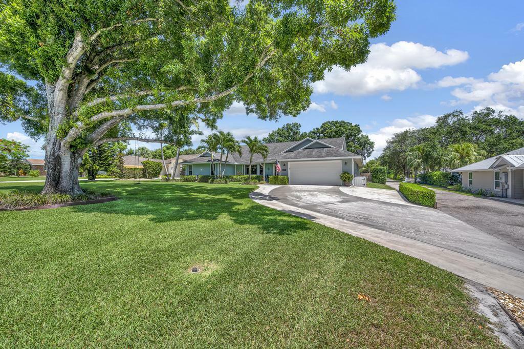 Property Photo:  4695 SE Decker Lane  FL 34997 