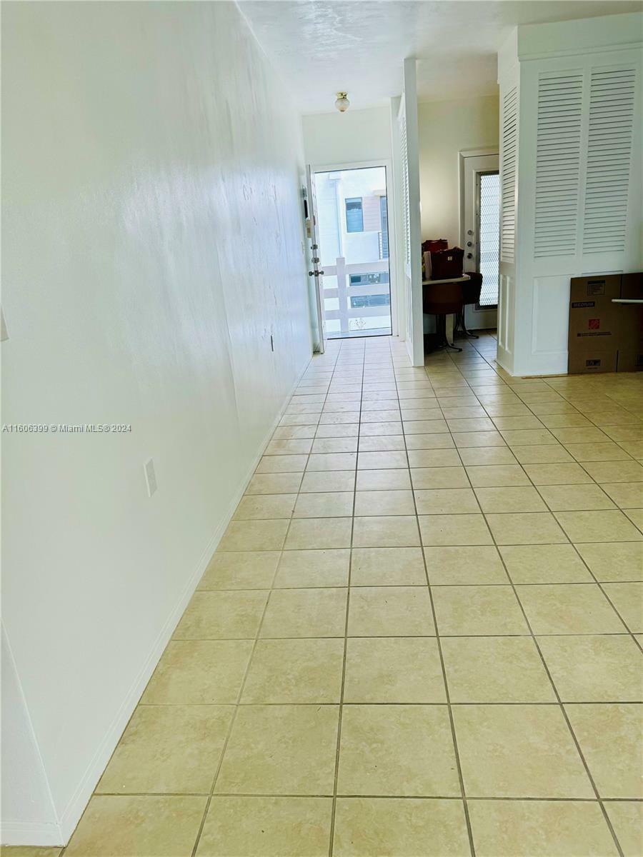 Property Photo:  1600 NE 114th St 310  FL 33181 