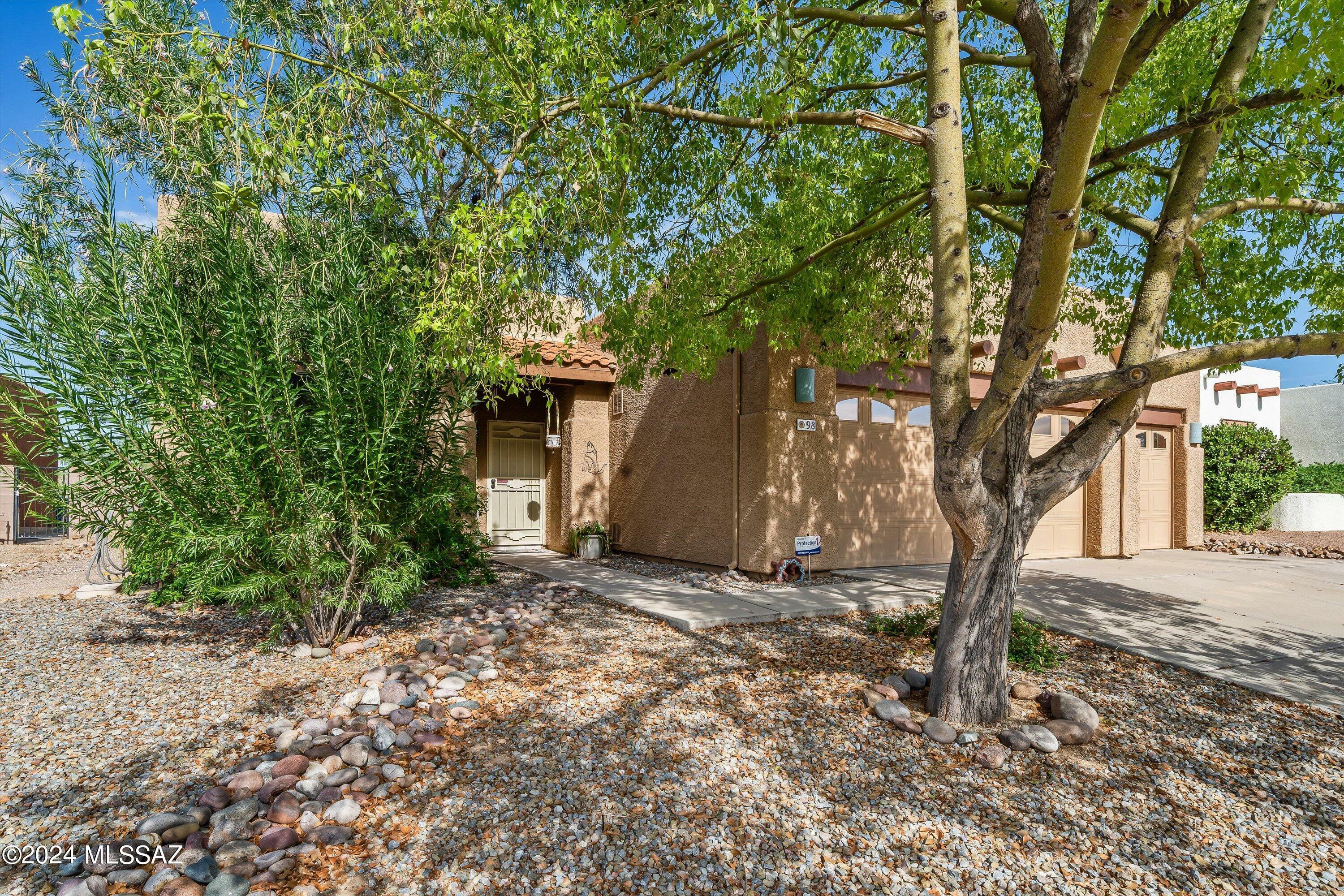 Property Photo:  98 N White Willow Place  AZ 85710 