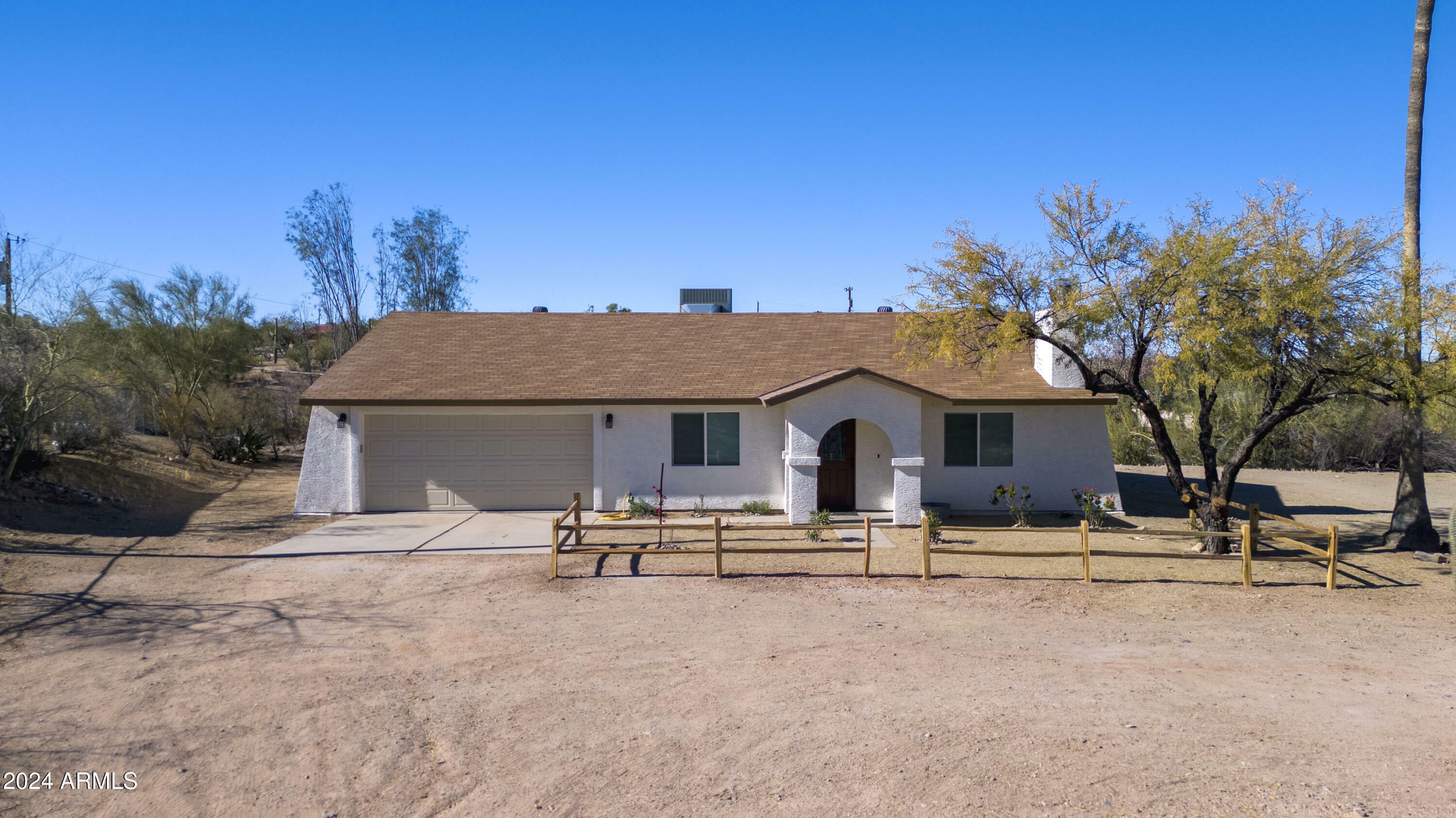 Property Photo:  905 Oasis Drive  AZ 85390 